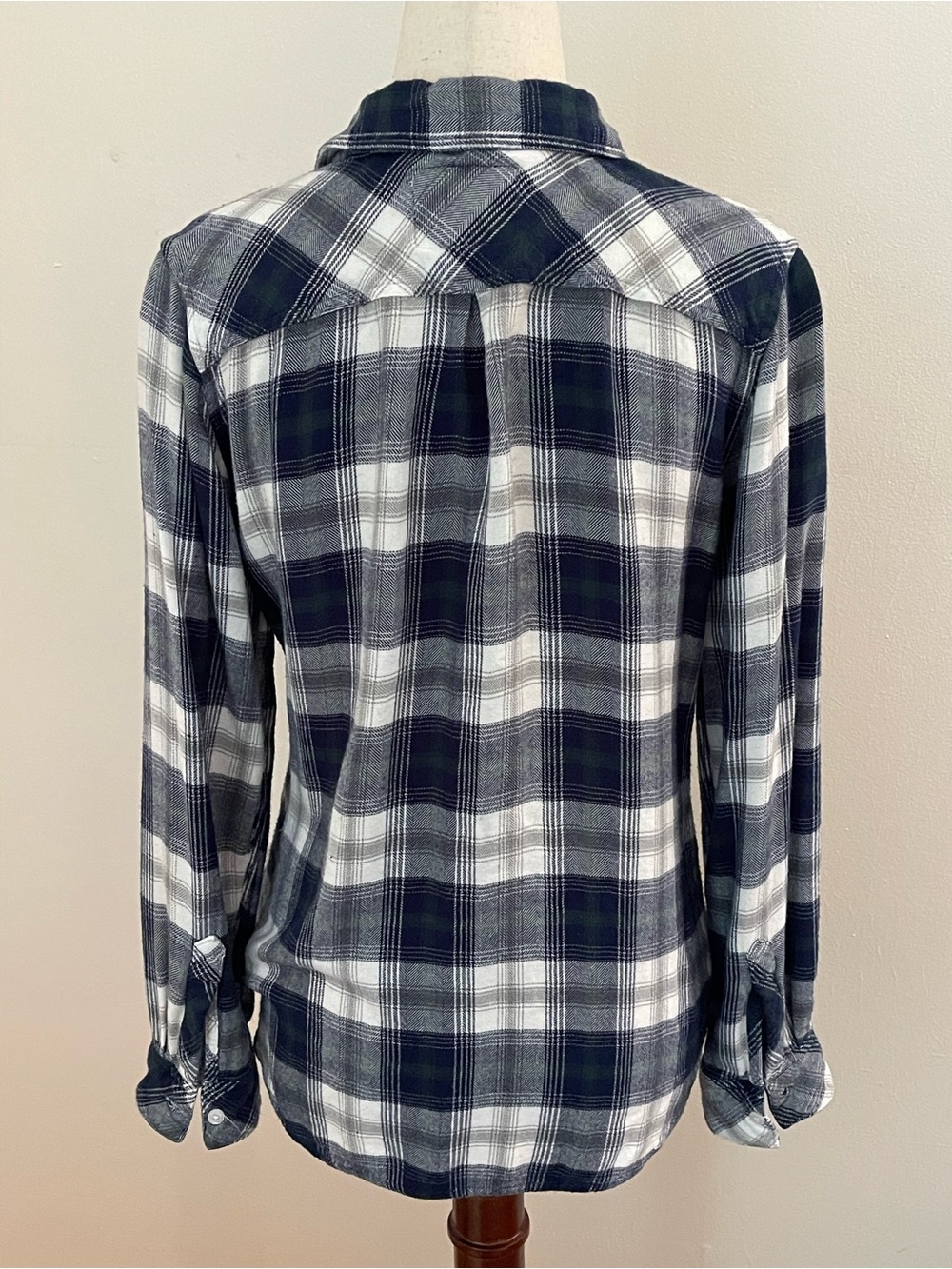 Rails Plaid Button Front Shirt Medium Blue Gray White Rayon Long Sleeve Flannel - Picture 5 of 5